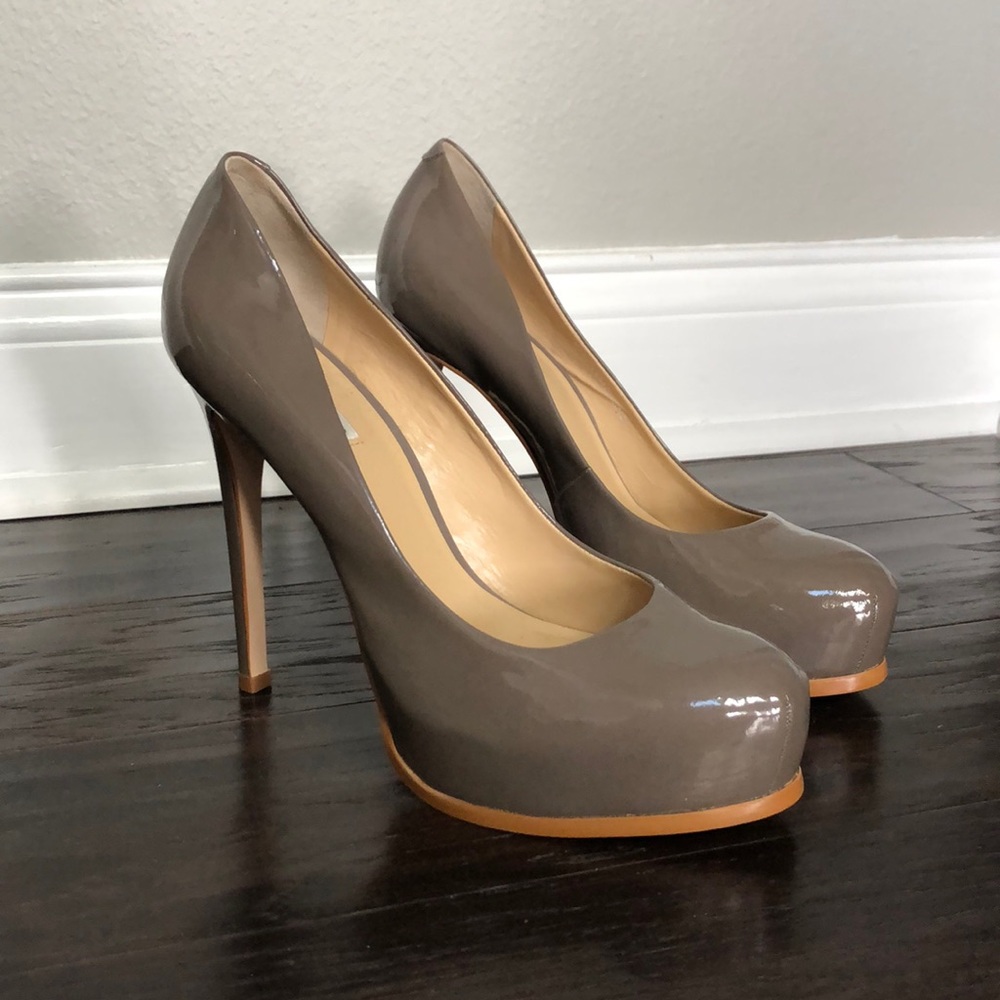 NWOT Kelsi Dagger heels. Size 9.5